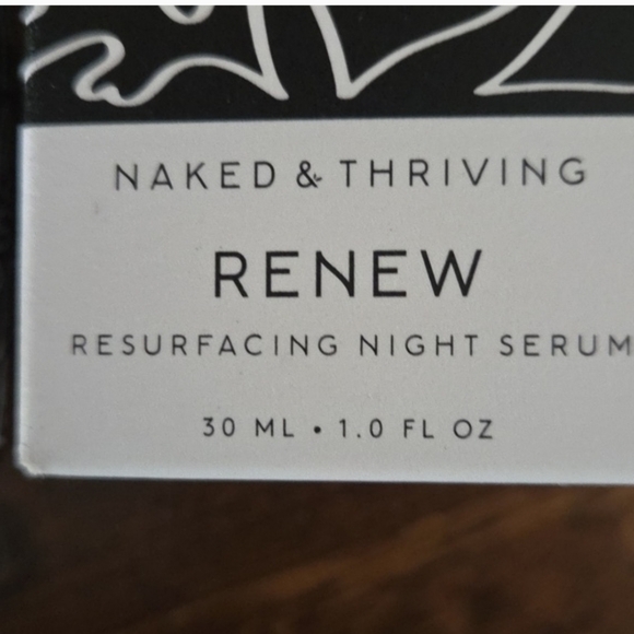 Naked & Thriving Full Suze Renew Resurfacing Night Serum 30ml - Picture 3 of 4